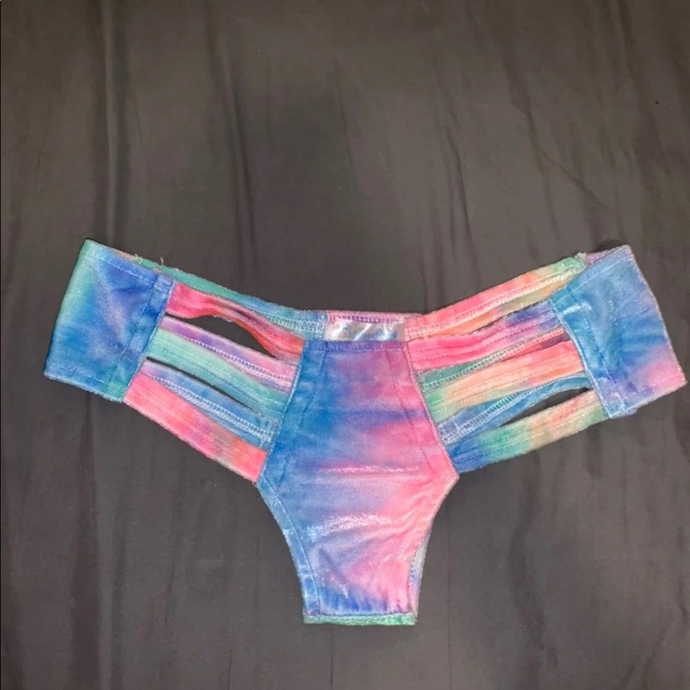 Rave bottoms
